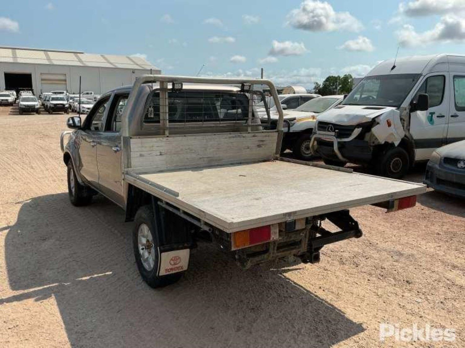 Toyota Hilux Rocker Assy Cover For Sale | Wholesale Car Parts