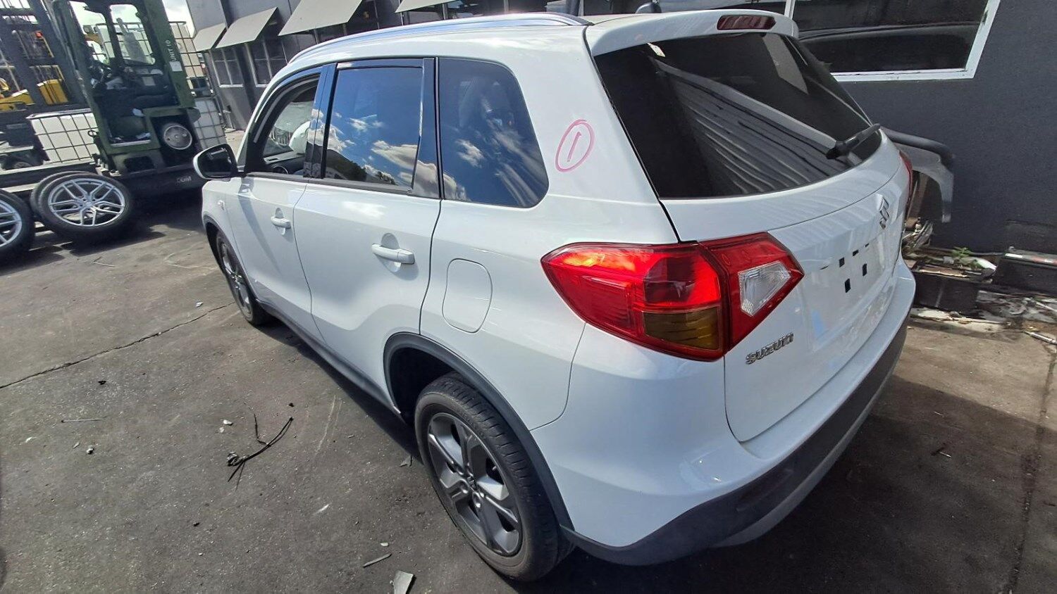 Suzuki Vitara Left Indicator Fog Side For Sale | Wholesale Car Parts