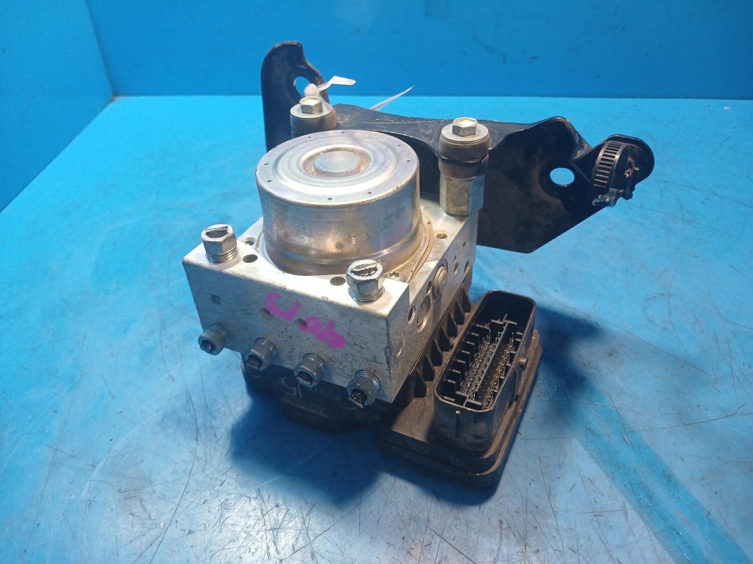 Toyota Hilux Abs Pump Modulator For Sale Wholesale Car Parts