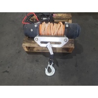 KINGS DOMIN8R X 7.2 HP POWER WINCH NO HAND CONTROLLER