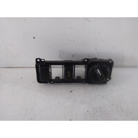 Nissan Navara D40 Lock Switch Centre Dash
