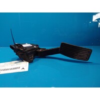 Nissan Pathfinder R52 Accelerator Pedal Assembly