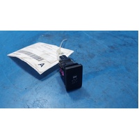Toyota Landcruiser 200 Series, Traction Control Switch