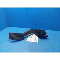 Nissan Pathfinder R52 Accelerator Pedal