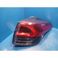 Toyota Rav4 Xa40 Right In Body Taillight