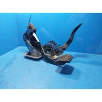 Nissan Pulsar B17 Accelerator Pedal Assembly