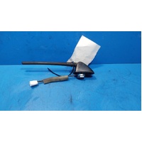 Toyota Hilux Centre Roof Mounted Antenna