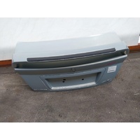 Holden Commodore Vy1-Vz Sv6/Svz Spoilered Type Bootlid