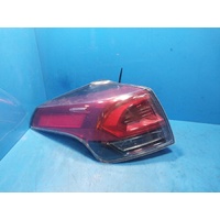 Toyota Rav4 Xa40 Left Taillight In Body