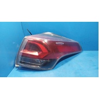 Toyota Rav4 Xa40 Right In Body Taillight