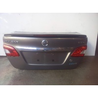 Nissan Pulsar B17, Bootlid