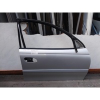 Holden Commodore Vt S2-Vz Sedan/Wagon, Right Front Door (Bolt On Type)