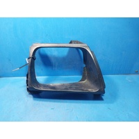 Toyota Hilux 5L-E Right Headlight Mld