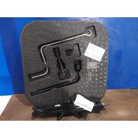 Toyota Corolla Zre182r/Zwe186r  Jack Tool Kit