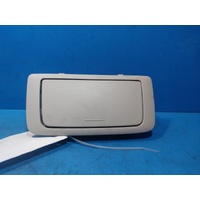 Mitsubishi Outlander Zk-Zl Courtesy Light Sunglass Holder
