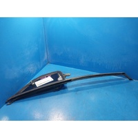 Toyota Hilux Right Front 1/4 Door Glass
