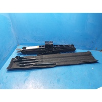 Ford Everest Ua, Jack Tool Kit
