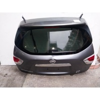 Nissan Pathfinder R52 St/St-L, Tailgate