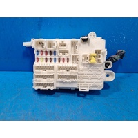 Toyota Hilux Petrol Under Dash Fuse Box