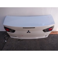 Mitsubishi Lancer Cj  Bootlid
