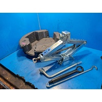 Toyota Rav4 Xa50, Jack Tool Kit