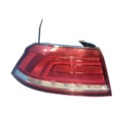Volkswagen Passat Left Taillight In Body