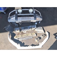 2016 Toyota Hilux Front Bumper Bull Bar Alloy, 06/15-03/18