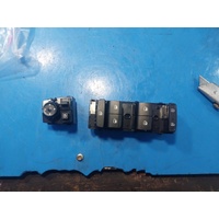 Hyundai I30 Right Front Power Door Window Master Switch