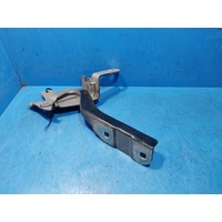 Renault Clio X98 Left Side Bonnet Hinge