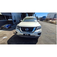 Nissan Pathfinder R52  Left Headlamp