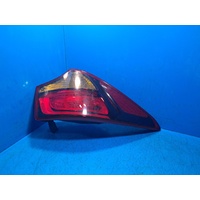 Hyundai Santa Fe Dm Left Taillight In Body