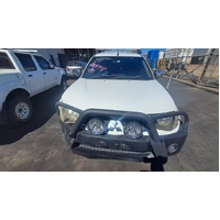 Mitsubishi Triton Ml-Mn Right Front Door