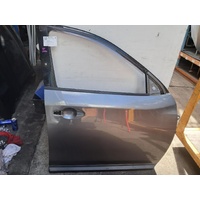 Nissan Pathfinder R52 Right Front Door
