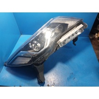 Nissan Pathfinder R52 Right Headlamp