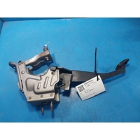 Nissan Navara D40 Clutch Pedal Assembly