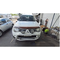 Mitsubishi Triton Mn Centre Rear Seat Belt Stalk Only