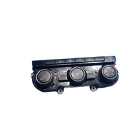 Volkswagen Tiguan 5N  Heater Air Cond Controls