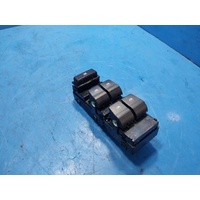 Hyundai I30 Right Front Power Door Window Master Switch