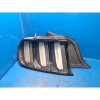 Ford Mustang Fm  Left Taillight In Body