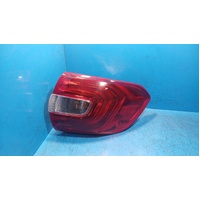 Ford Everest Ua Right Taillight In Body