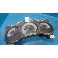 Toyota Hilux Workmate Petrol 2.7 Instrument Cluster