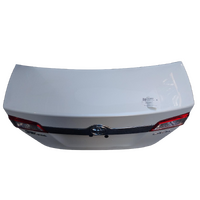 Toyota Camry Avv50, Bootlid