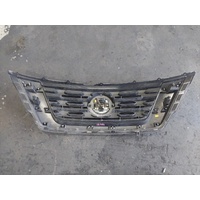 NISSAN PATHFINDER R52, ST-L/Ti, GRILLERADIATOR GRILLE