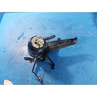 Nissan Navara D40, Plunger Type Hand Primer Pump