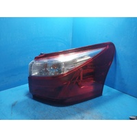 Isuzu Mu-X 85Ggr  Right Taillight In Body