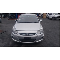 Hyundai Accent Rb Centre Rear Headrest