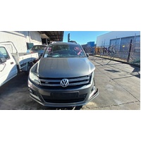 Volkswagen Tiguan 5 N, Left Front Door Window