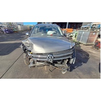 Volkswagen Tiguan 5N Hazard Light Switch