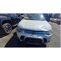 Mitsubishi Outlander Zj Left Headlamp