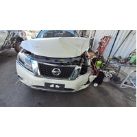 Nissan Pathfinder R52 Petrol Under Dash Fuse Box